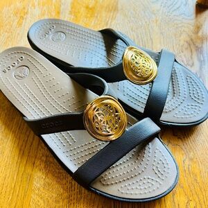 Crocs Sanrah, New w/out tags Size 10. Deep color, almost black